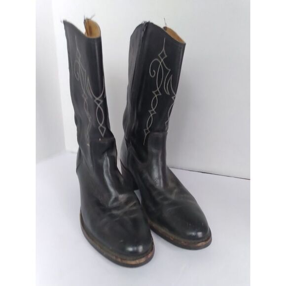Classic Black‎ Leather Western Cowboy Boots with Decorative Stitching